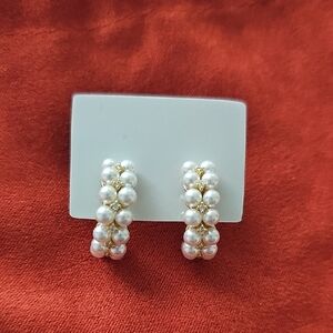 UAL Boutique Elegant Pearl and Gold Earrings